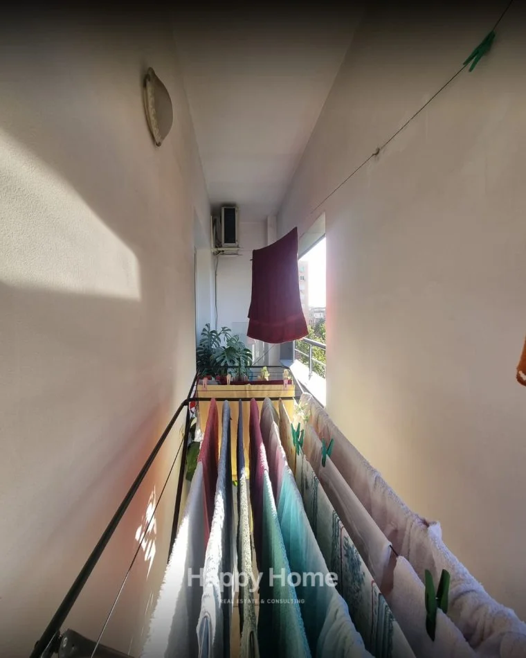 Tirane, jepet me qera apartament 1+1+Ballkon Kati 3, 67 m² 550 € 