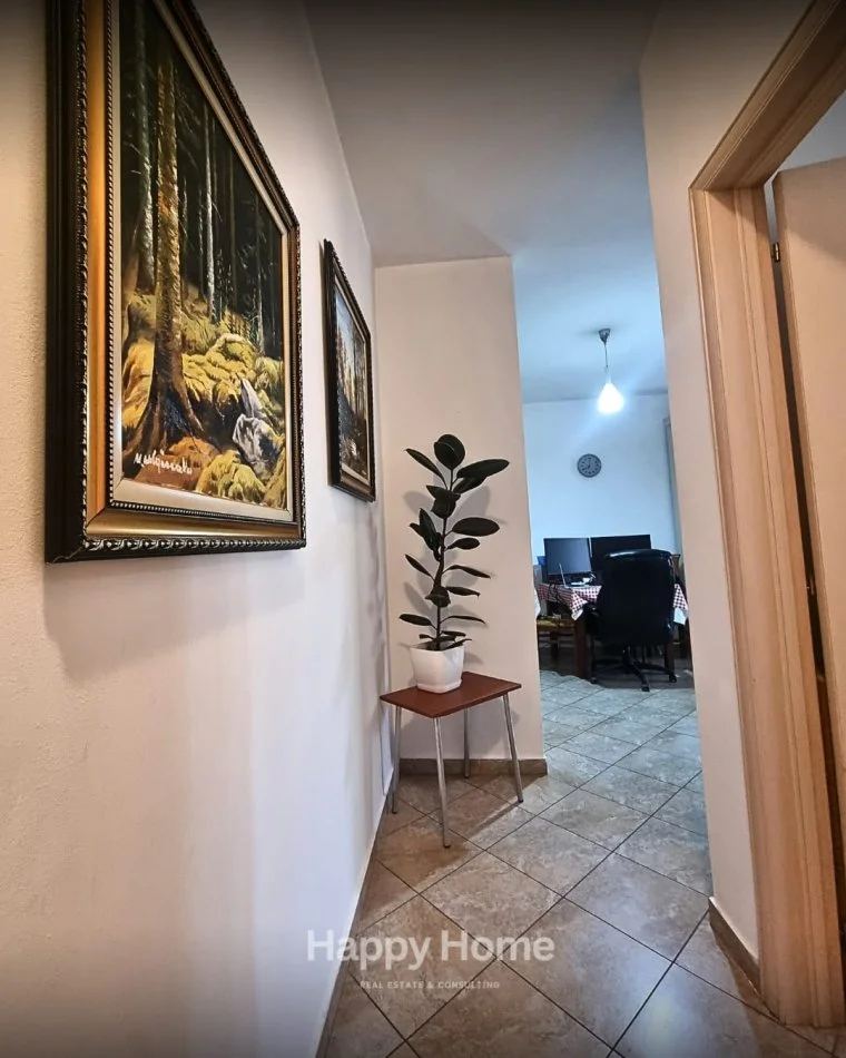 Tirane, jepet me qera apartament 1+1+Ballkon Kati 3, 67 m² 550 € 