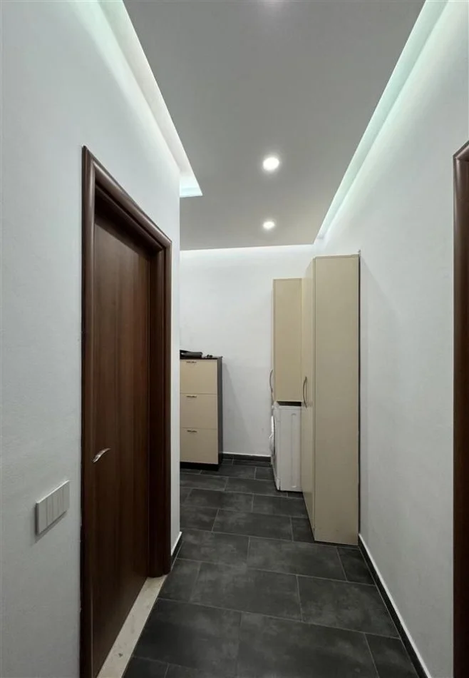 jepet me qera , 54.000 €