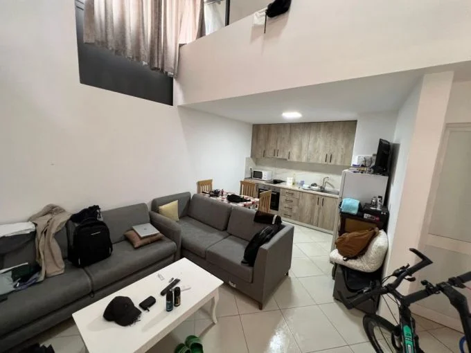 Tirane, jepet me qera apartament duplex 1+1+Aneks Kati 0, 55 m² 400 € (Rruga e dibres)