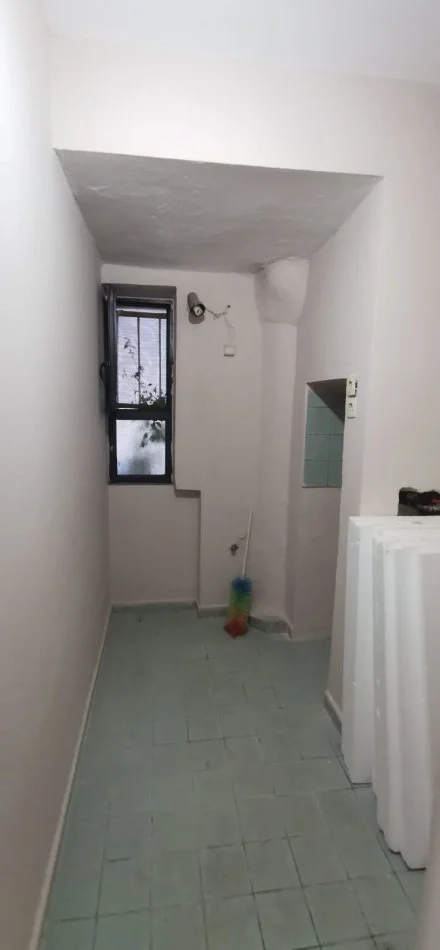 Shqiperi, jepet me qera zyre Kati 1, 45 m² 350 € (Perball Inxhinjerise se ndertimit , rruga qe te con Mozaiku i Tr)