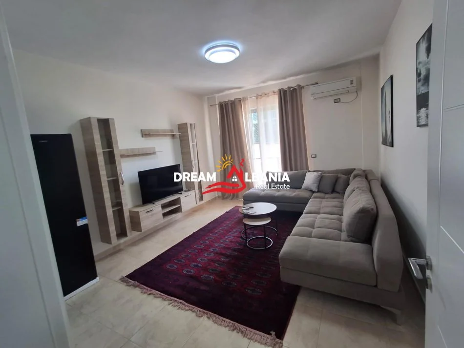 Tirane, jepet me qera apartament 2+1 Kati 1, 90 m² 550 € (afer Shkolles Rreze Drite Sauk)
