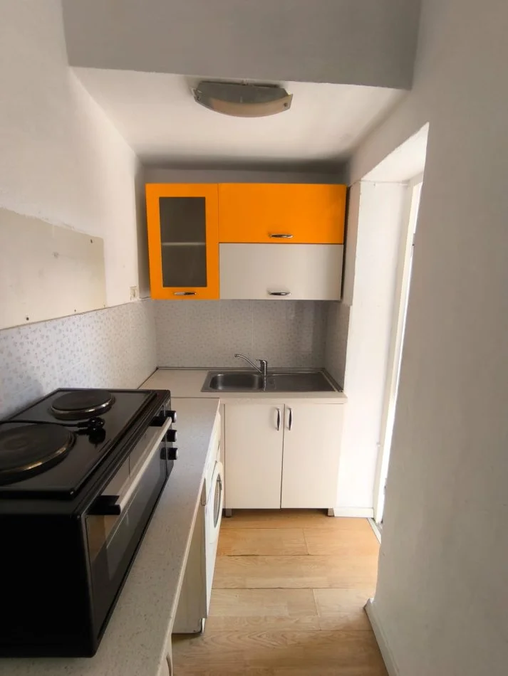 Tirane, jepet me qera apartament 2+1+Ballkon Kati 4, 86 m² 599 € (Rruga Moskatet)