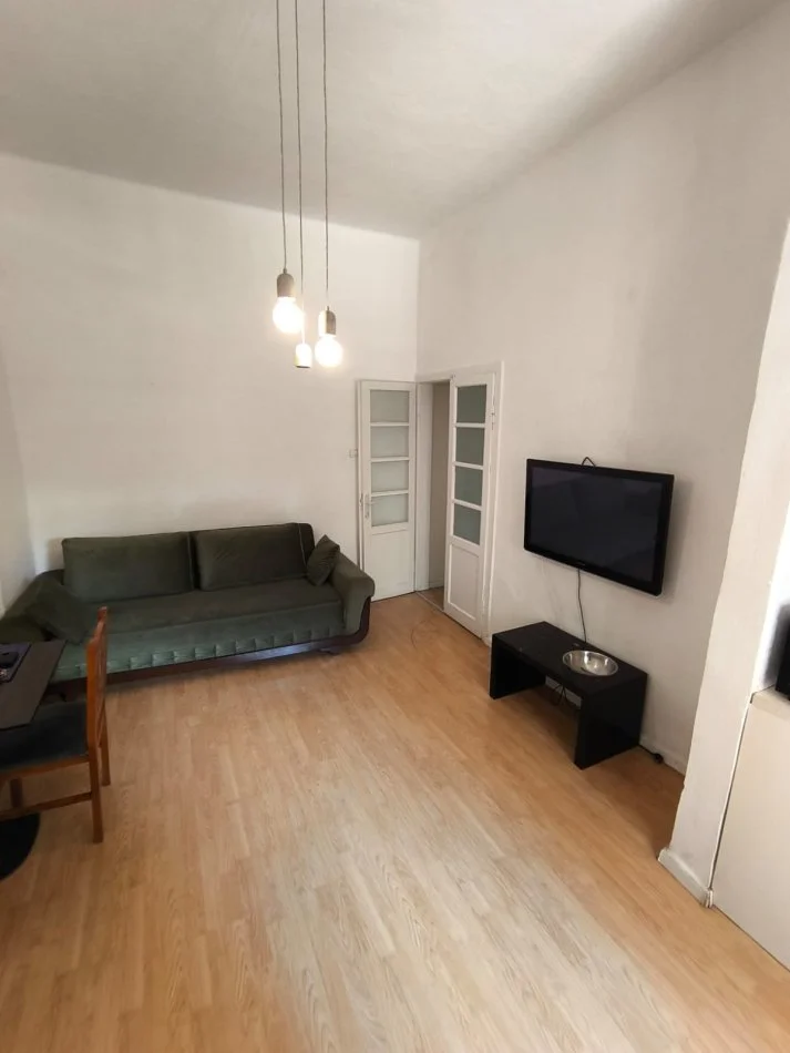 Tirane, jepet me qera apartament 2+1+Ballkon Kati 4, 86 m² 599 € (Rruga Moskatet)