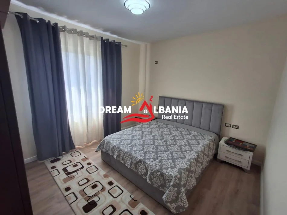 Tirane, jepet me qera apartament 2+1 Kati 2, 90 m² 600 € (afer Shkolles Rreze Drite Sauk)