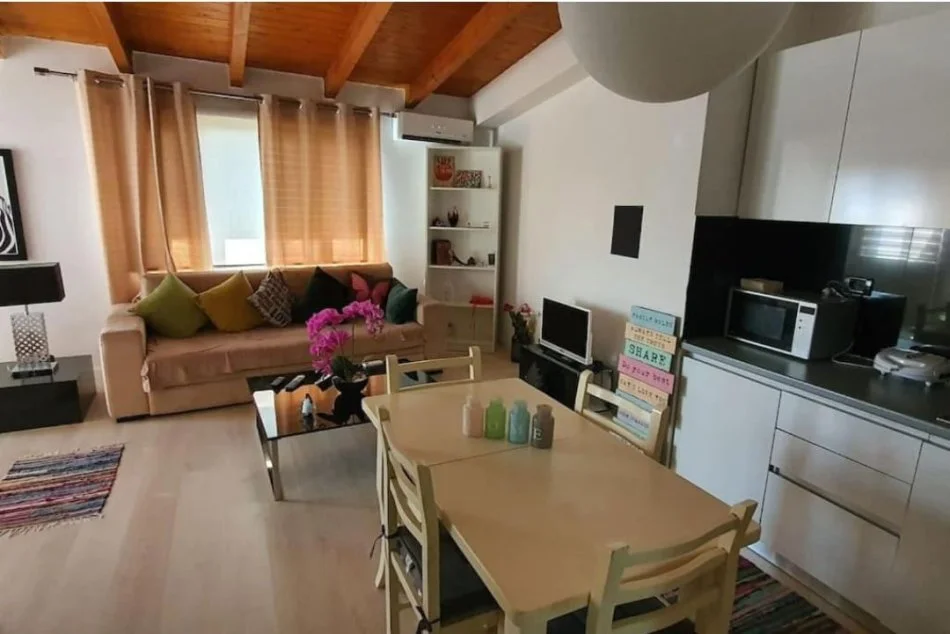 Jap 1+1 te mobiluar, te Selvia, Kati 5, 65 m² 500 €