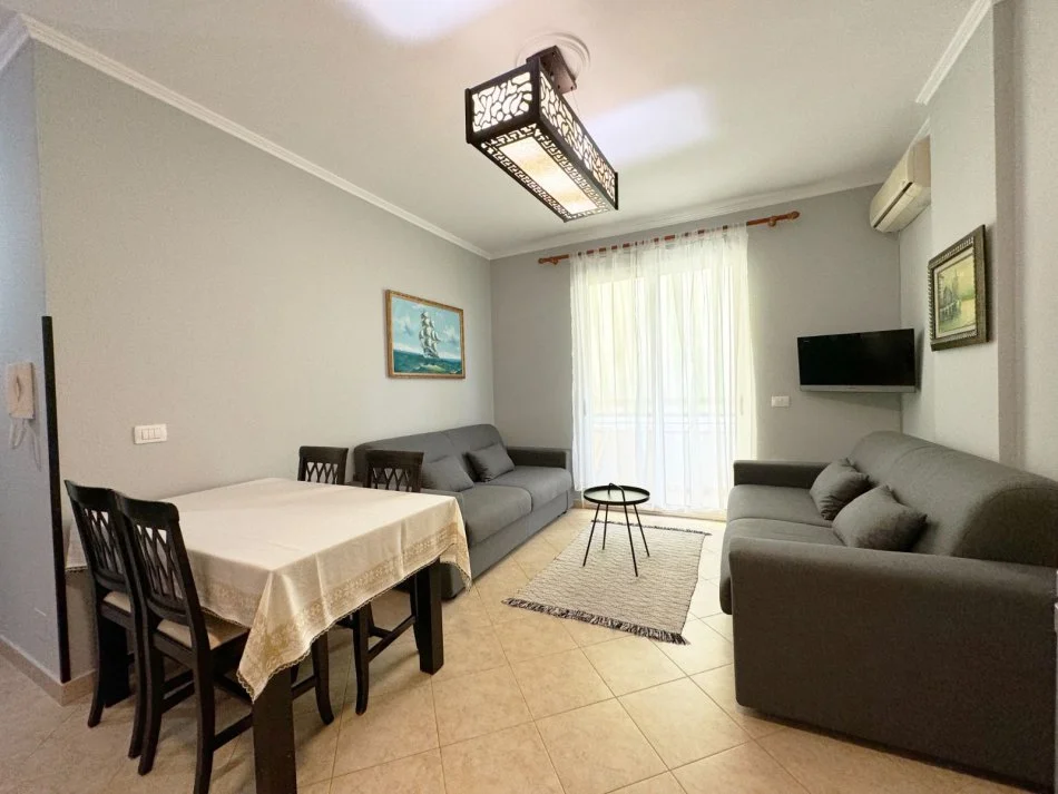 Mali Robit, shitet apartament 1+1 Kati 3, 50 m² 68.000 € (Prane Hotel Ujvara)