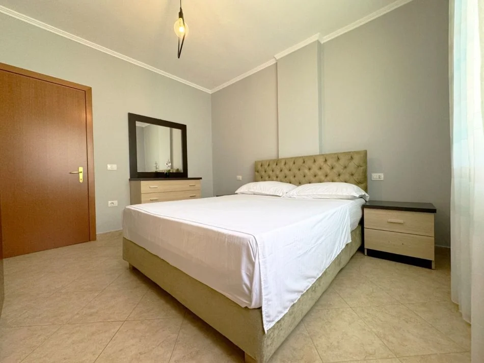 Mali Robit, shitet apartament 1+1 Kati 3, 50 m² 68.000 € (Prane Hotel Ujvara)