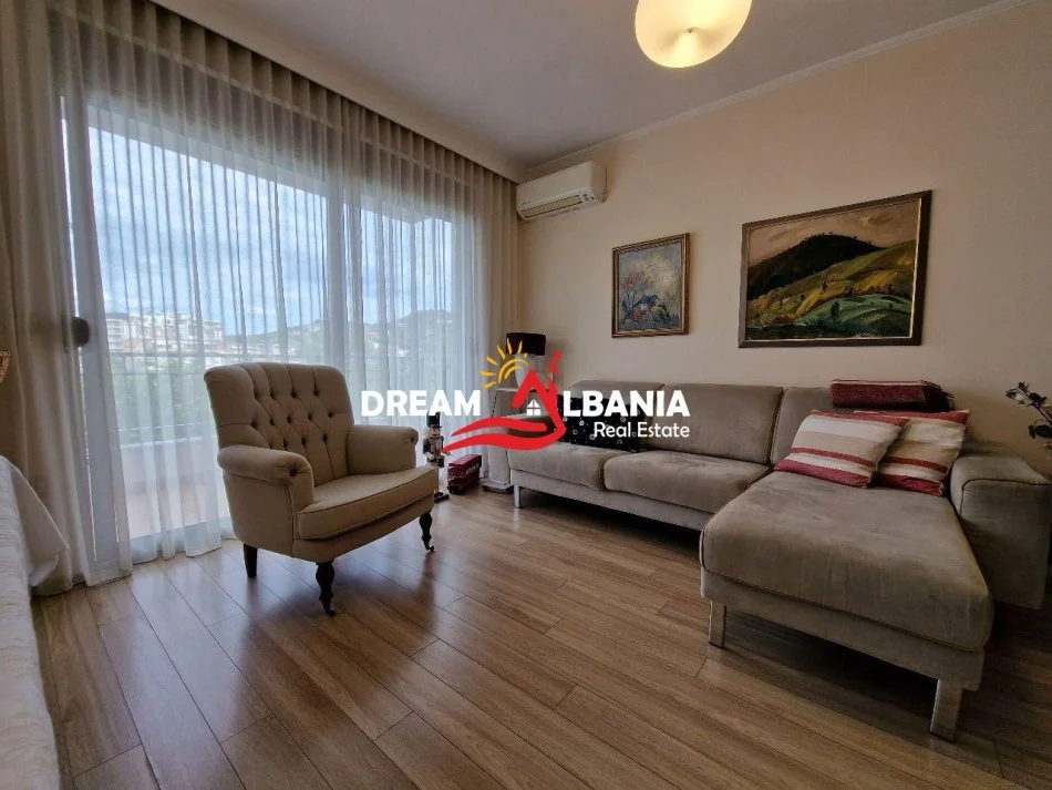 Tirane, jepet me qera apartament 1+1 Kati 4, 70 m² 600 € (tek Liqeni i Thate)