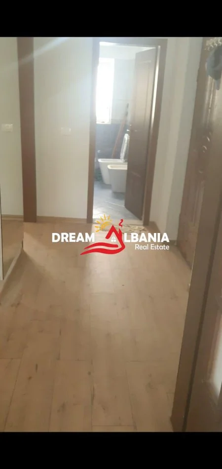 Tirane, jepet me qera 1+1 Kati 2, 60 m² 700 € (Sheshi Wilson)