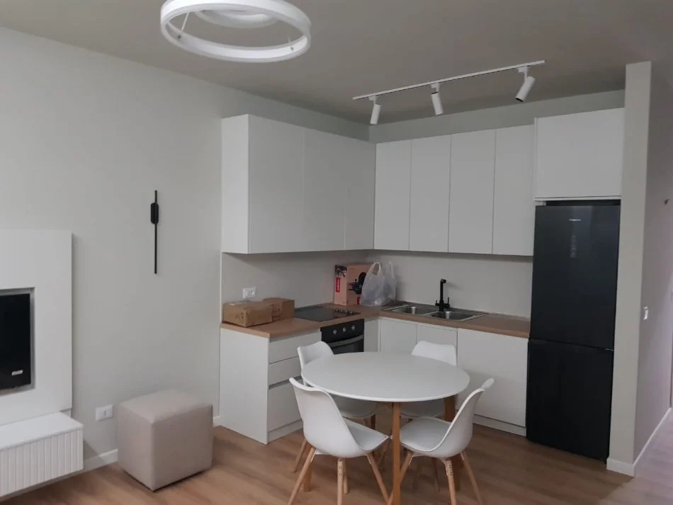 Tirane, shitet apartament 2+1+Ballkon Kati 2, 96 m² 260.000 € (Rruga Selita e Vjeter Rezidenca Botaniku)