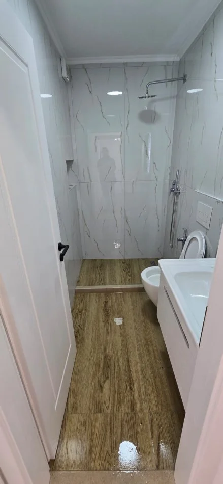 Tirane, shitet apartament 2+1+Ballkon Kati 3, 64 m² 169.000 € (RRUGA E KAVAJES)