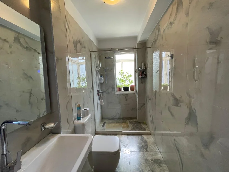 Tirane, jap me qera apartament 3+2+Aneks+Ballkon Kati 2, 130 m² 1.100 € (Garda)