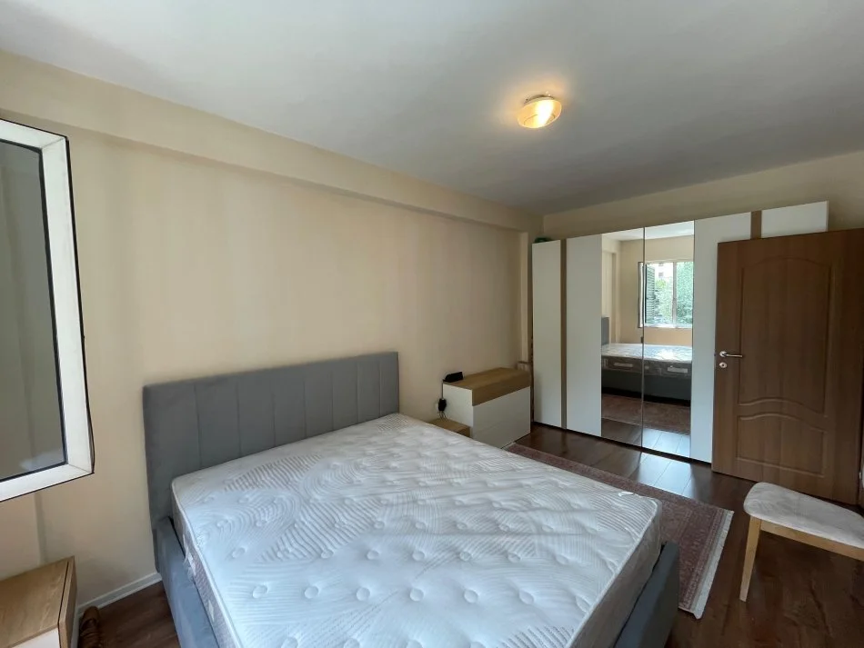 Tirane, jap me qera apartament 3+2+Aneks+Ballkon Kati 2, 130 m² 1.100 € (Garda)