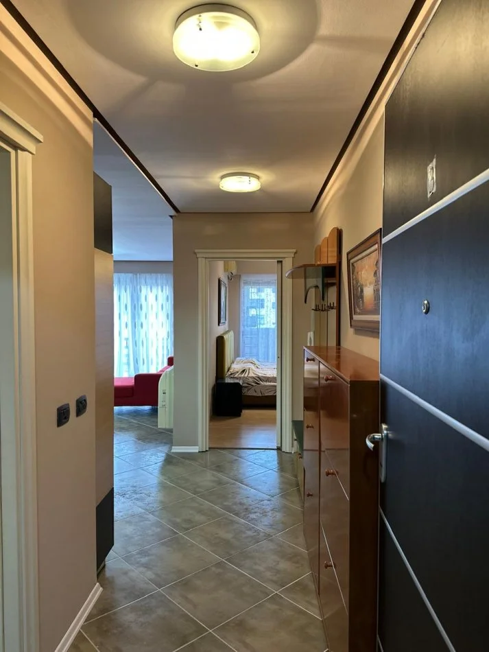 Tirane, jepet me qera 2+1 Kati 2, 650 € 