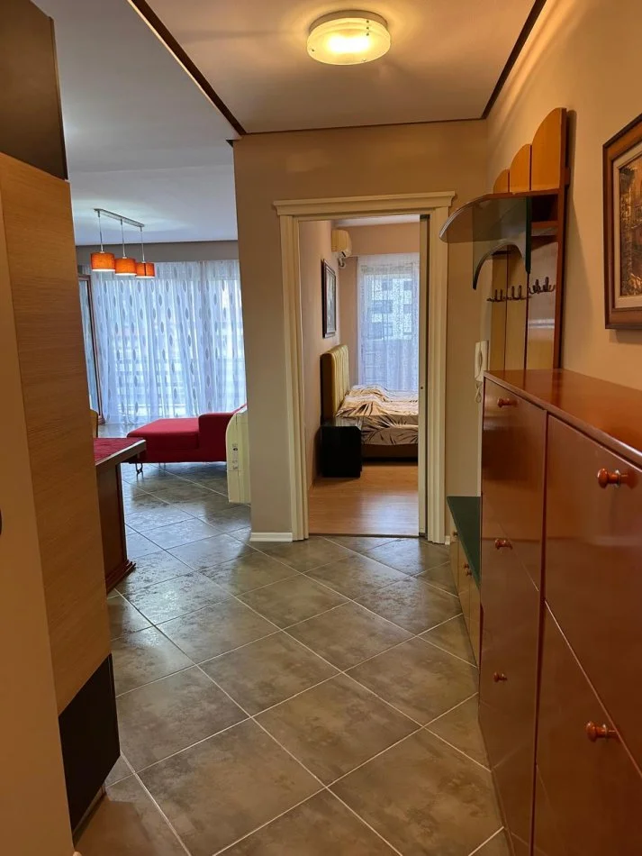 Tirane, jepet me qera 2+1 Kati 2, 650 € 