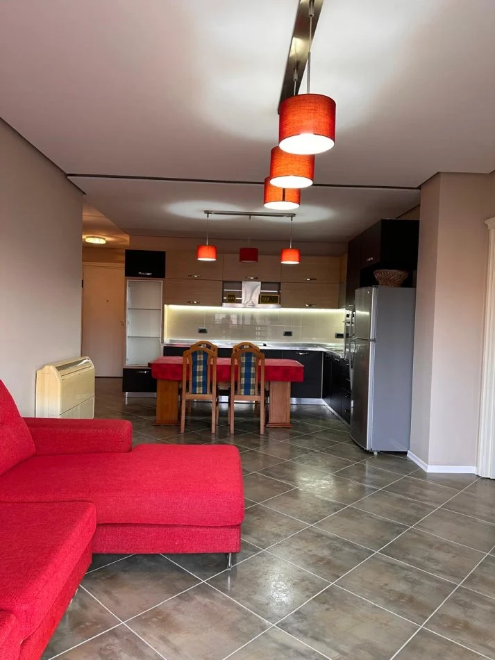 Tirane, jepet me qera 2+1+Ballkon Kati 2, 85 m² 650 € (Bill klinton)