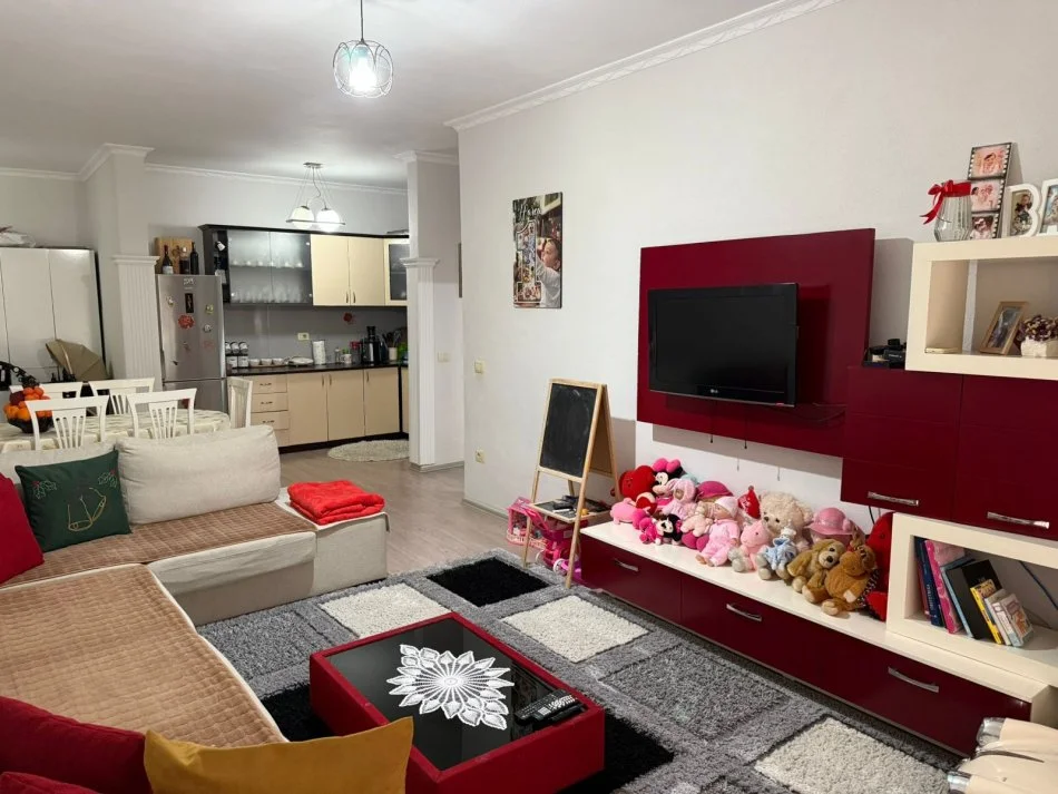 Tirane, jepet me qera apartament 1+1 Kati 5, 60 m² 399 € (Tek 2 Palmat Astir)