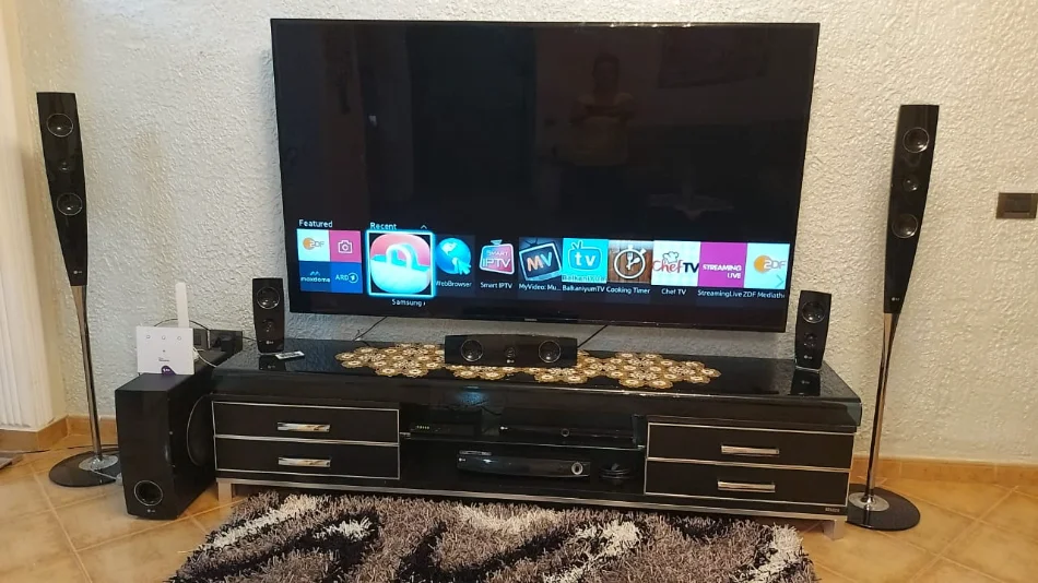 Vlore, jepet me qera mujore (ose javore)  apartament  ,500€