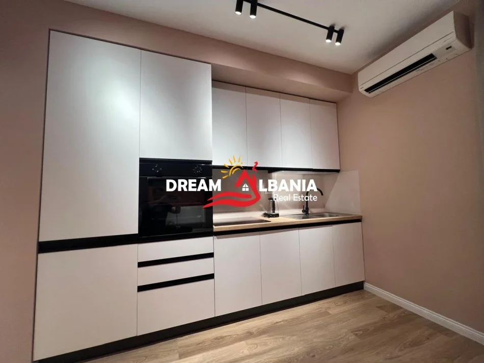 Tirane, jepet me qera garsonier Kati 4, 42 m² 1.200 € (Rruga e Kavajes)