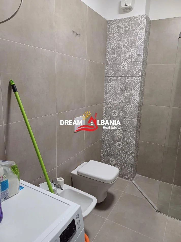 Tirane, jepet me qera apartament 1+1 , 57 m² 650 € (Karl Gega)