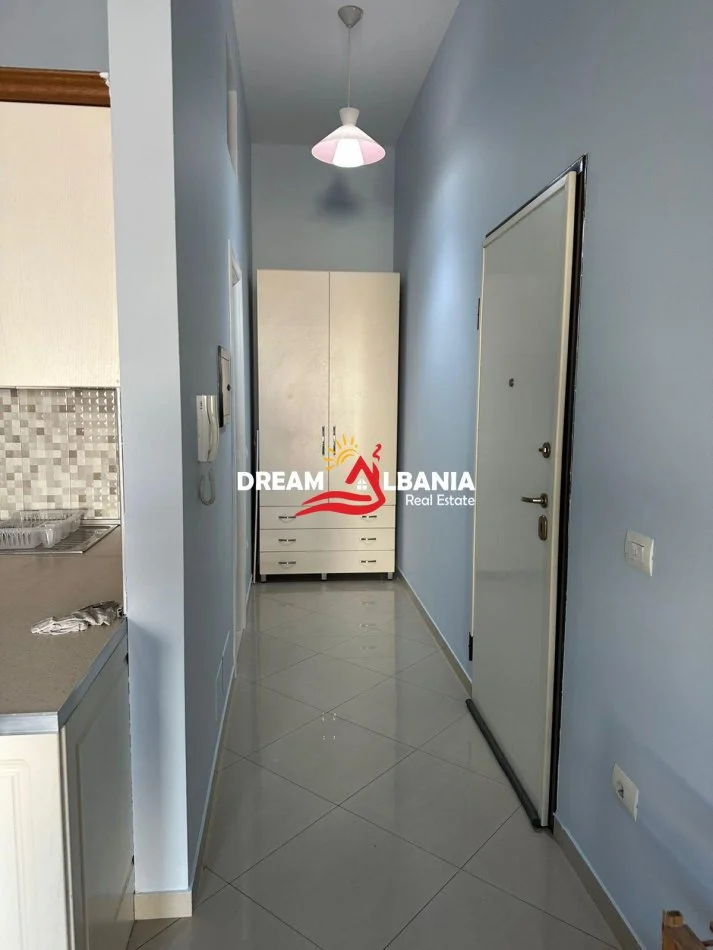 Tirane, jepet me qera garsonier te Mine Peza Kati 7, 60 m² 400 € (prane prokurorise)