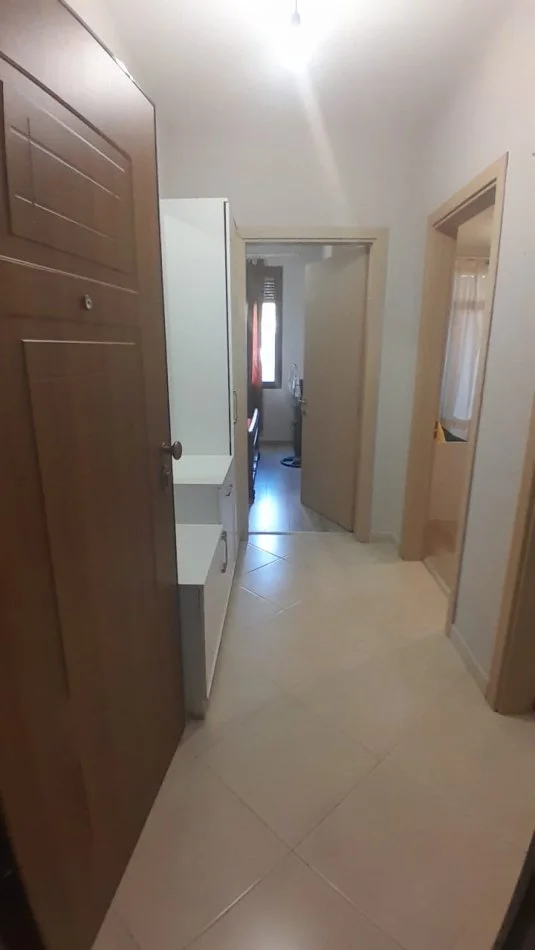 Tirane, shitet apartament 1+1+Aneks+Ballkon Kati 2, 63 m² 95 000 € FRESK(Prane ish restorant Qesarak, REZIDENC LUGANO700 m mbi restorant Fresk)