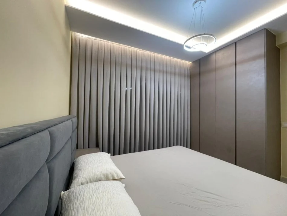 Tirane, jepet me qera apartament 1+1 Kati 2, 64 m² 600 € (Rruga e Zallit, Kodra e Diellit)