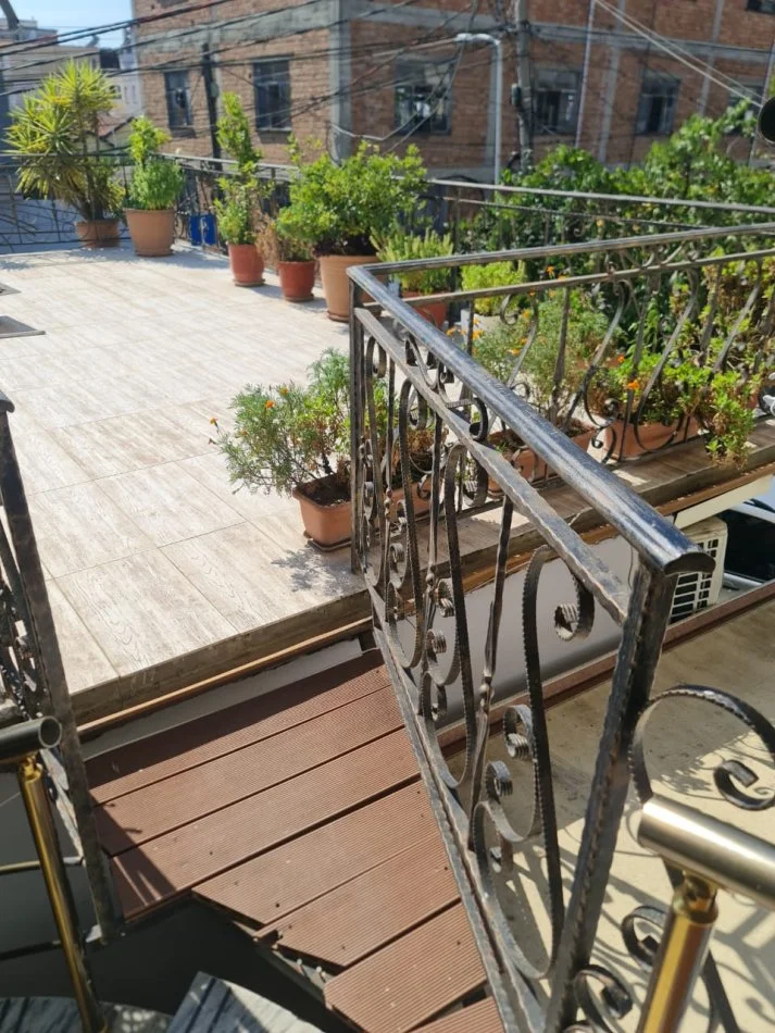 Tirane, jepet me qera apartament 1+1+Ballkon Kati 2, 