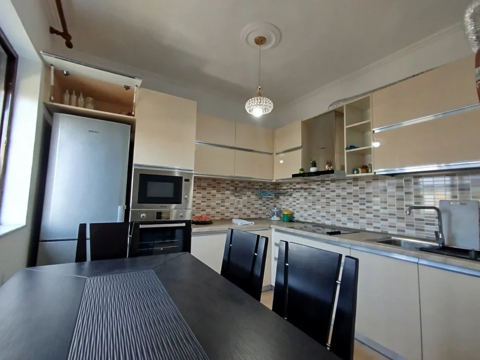 Tirane, shitet apartament 2+1 Kati 5, 62 m² 147.000 € (Rruga Bardhyl)