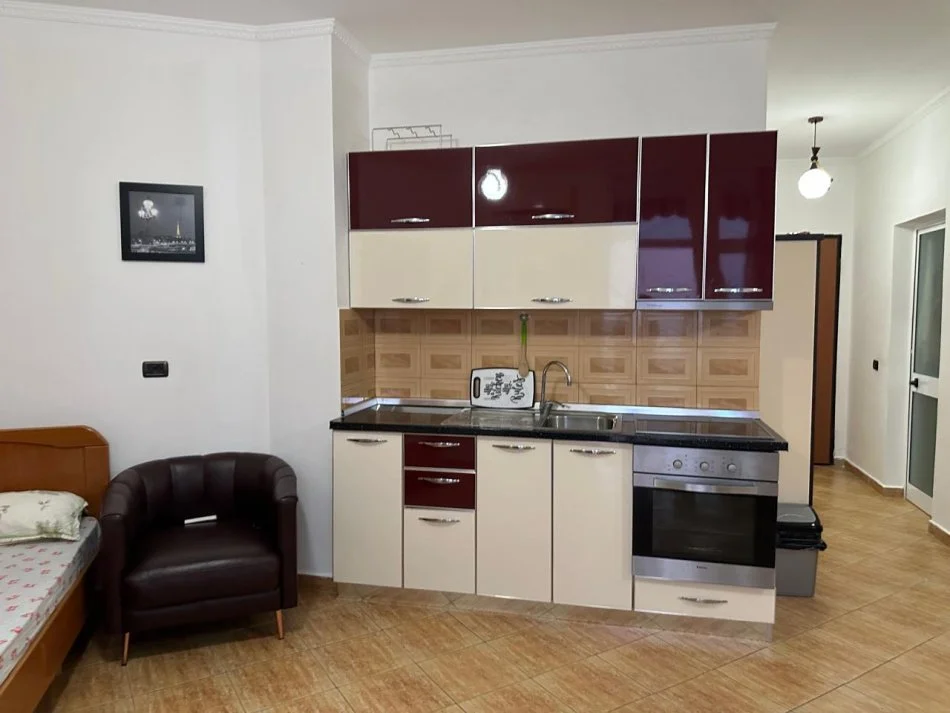 Durres, jepet me qera apartament 1+1+Aneks+Ballkon Kati 7, 79 m² 500 € 