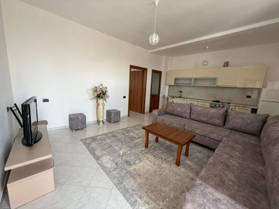 Tirane, jepet me qera apartament 1+1 Kati 2, 66 m² 400 € (RRUGA : Ish Stacioni Trenit)