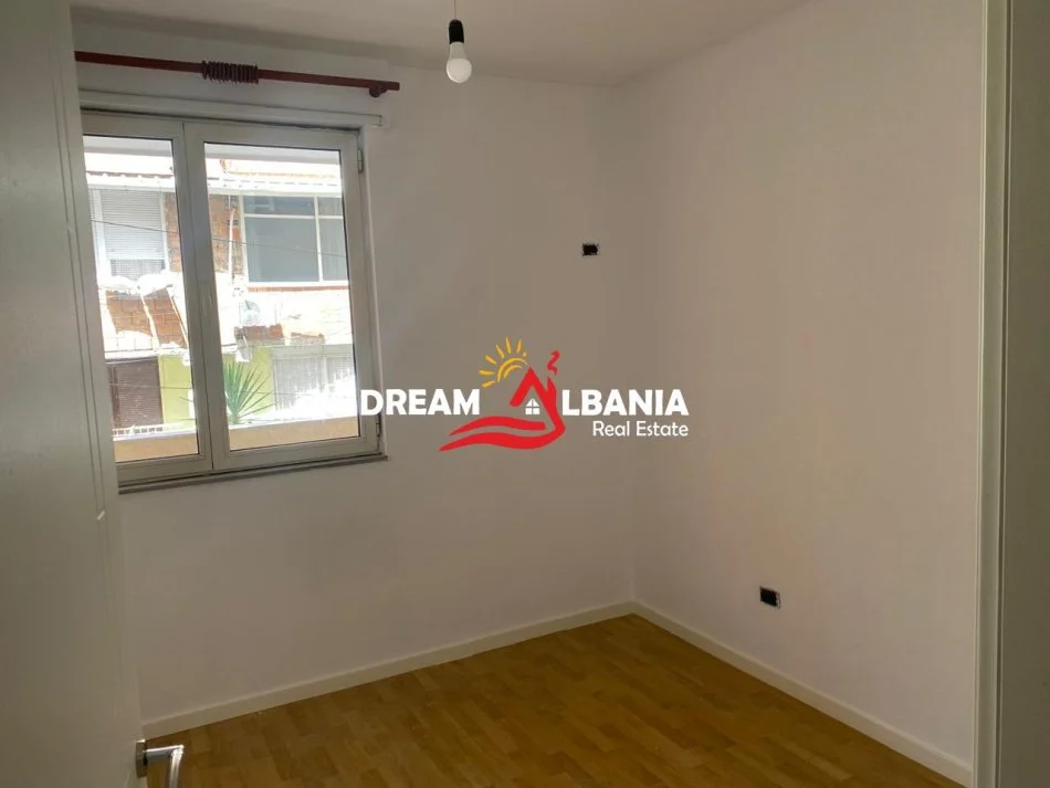 Tirane, jepet me qera apartament 2+1 , 90 m² 500 € (te rruga Tefta Tashko Koco prane shkolles Ismail Qemali)