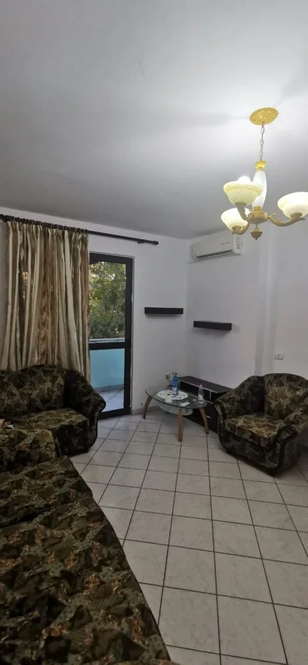 Tirane, jepet me qera apartament 2+1+Aneks+Ballkon Kati 2, 78 m² 500 € (Brryli)