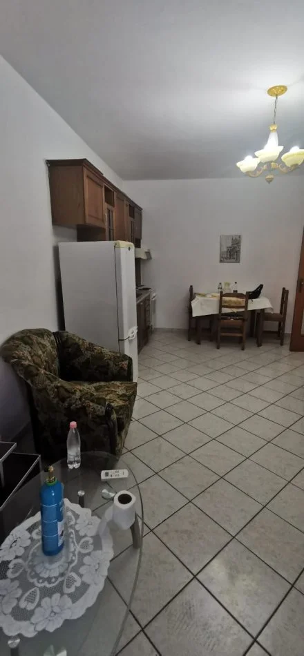 Tirane, jepet me qera apartament 2+1+Aneks+Ballkon Kati 2, 78 m² 500 € (Brryli)