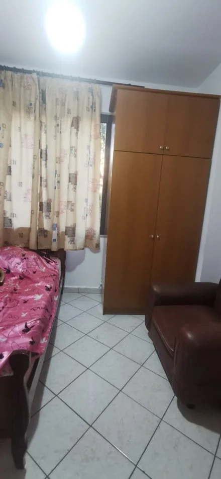 Tirane, jepet me qera apartament 2+1+Aneks+Ballkon Kati 2, 78 m² 500 € (Brryli)