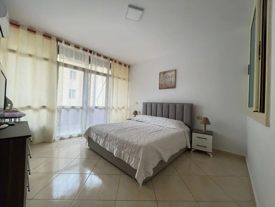 Vlore, jepet me qera apartament 2+1 Kati 5, 96 m² 400 € (Skele)