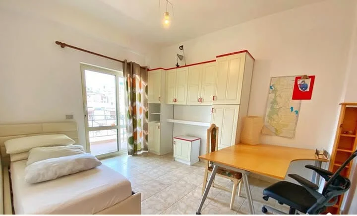 Tirane, jepet me qera apartament 3+1+Aneks+Ballkon Kati 3, 120 m² 751 € (Blloku i Ambasadave)