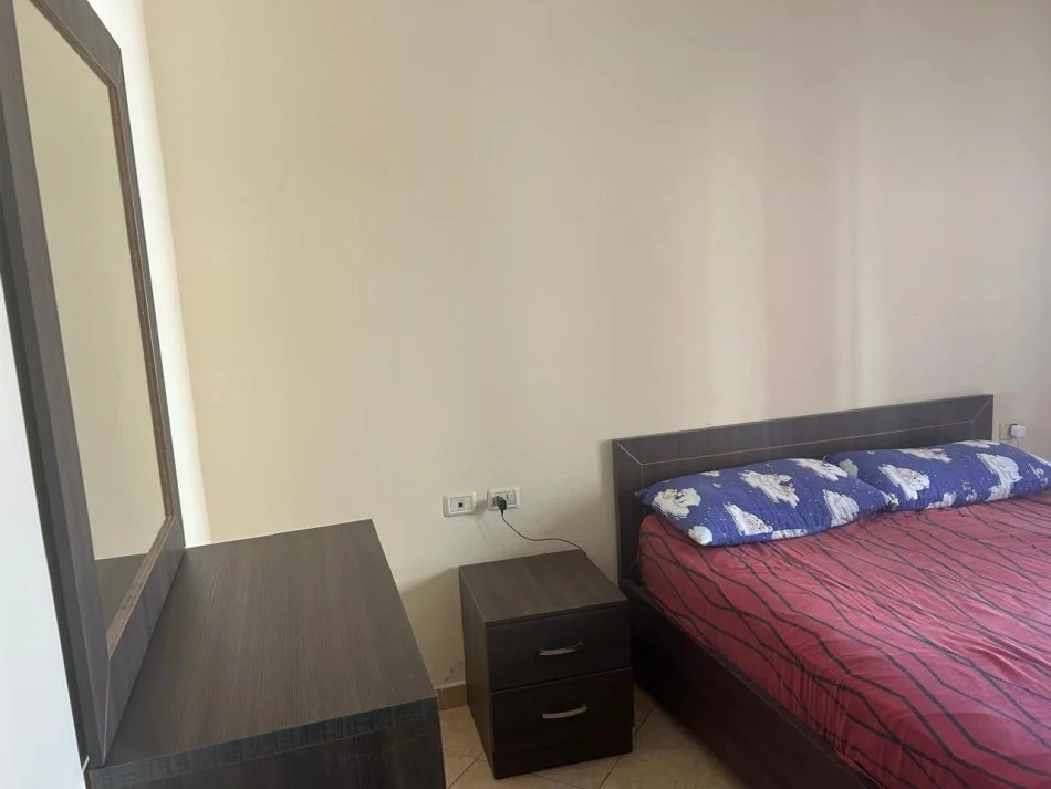 Tirane, jepet me qera apartament 2+1+Aneks+Ballkon Kati 6, 80 m² 450 € (Pallatet e Verdha Terminali Jug Veri)