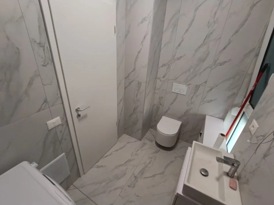 Tirane, jepet me qera apartament 1+1 Kati 2, 450 € 