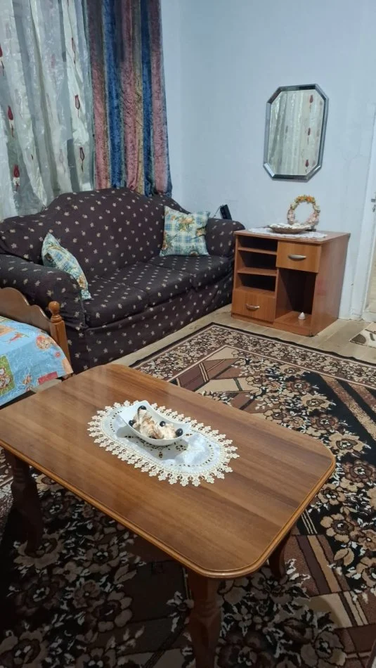 Jepet me qera garsonier 1+1 Kati 0, 40 m² 270 € (Rruga Thimi Mitko)