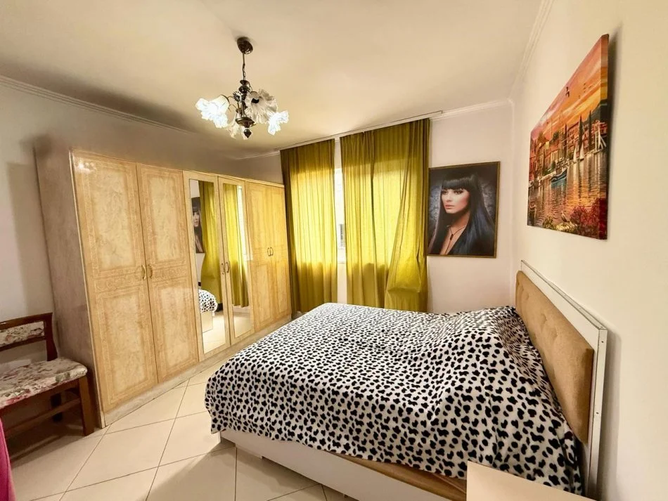 Tirane, jepet me qera garsonier 1+1 Kati 4, 40 m² 450 €