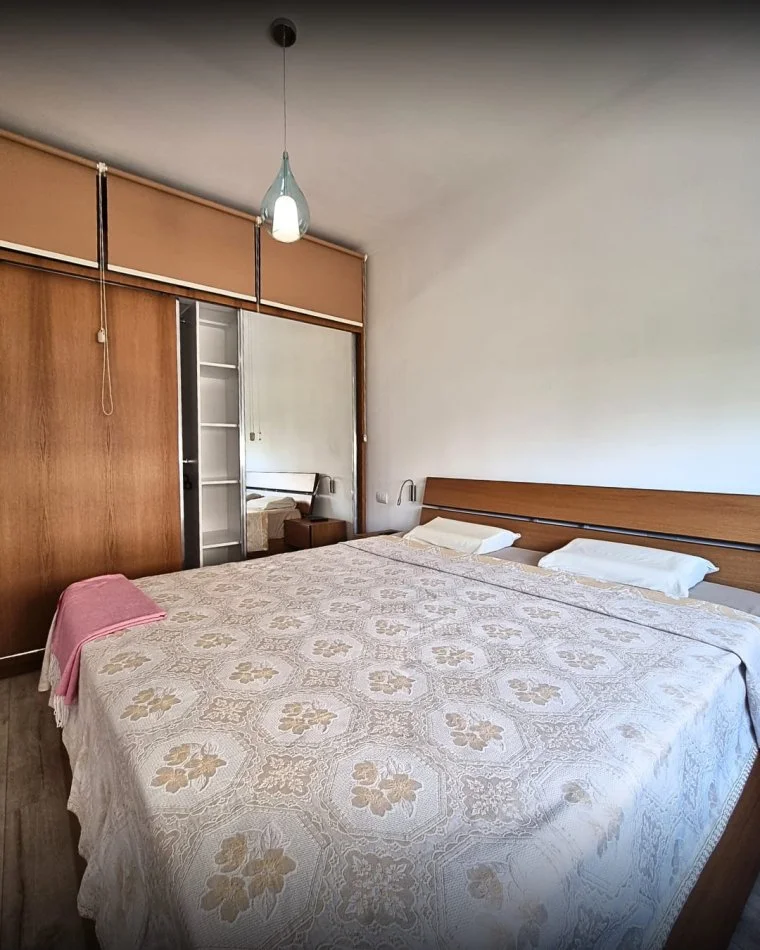 Tirane, jepet me qera apartament 1+1+Aneks+Ballkon Kati 5, 70 m² 950 € 