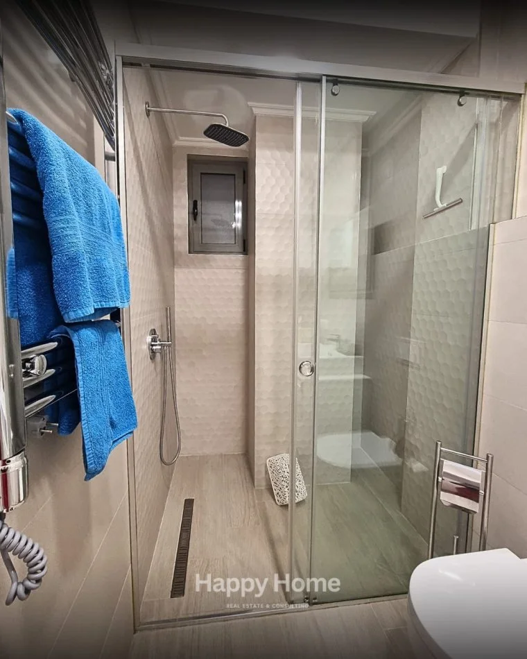 Tirane, jepet me qera apartament 1+1+Aneks+Ballkon Kati 5, 70 m² 950 € 