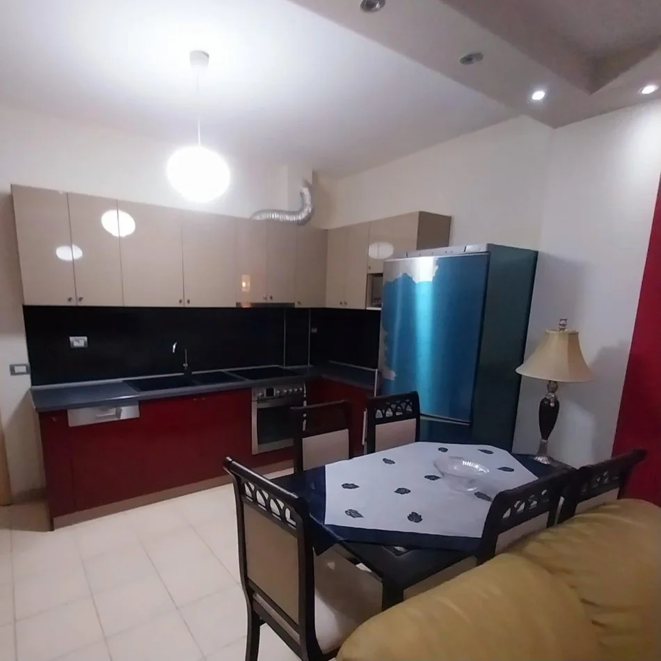 Tirane, jepet me qera apartament 1+1 Kati 3, 65 m² 450 € 