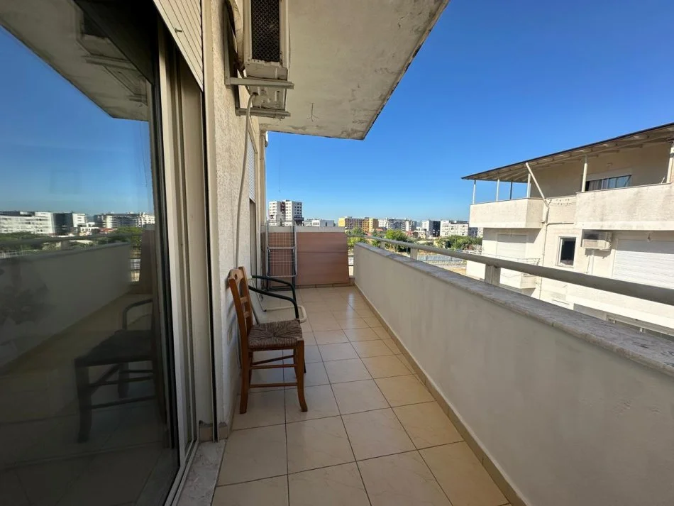 Tirane, jepet me qera apartament 2+1 Kati 4, 100 m² 400 € 