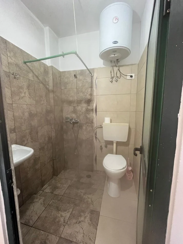 Tirane, jepet me qera garsonier Kati 2, 40 m² 330 € (Rruga Haxhi Bardhi)