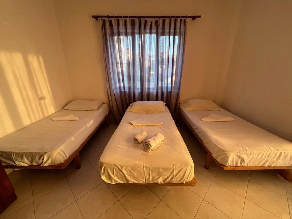 Tirane, jepet me qera garsonier Kati 2, 40 m² 330 € (Rruga Haxhi Bardhi, tek Qytet Studenti)