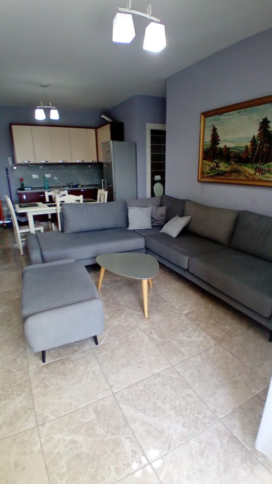 Tirane, jepet me qera apartament 2+1 Kati 3, 90 m² 550 € (Rruga Artan Lenja . Afer Kompleksit Kontakt)