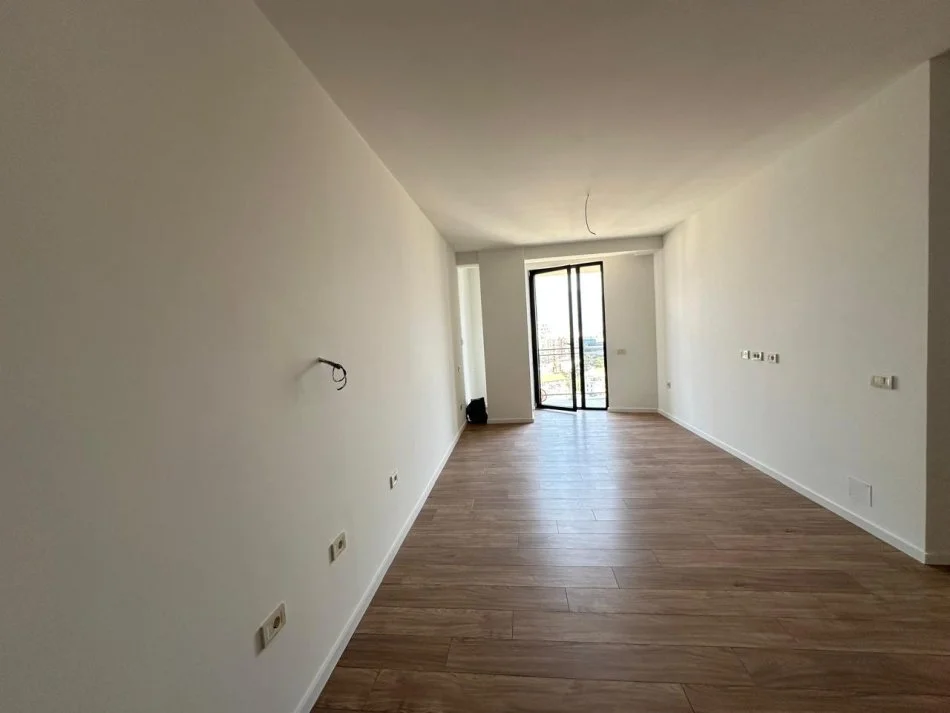 Tirane, jepet me qera apartament 1+1 Kati 12, 75 m² 700 € (Rruga Mine Peza)